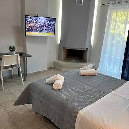 Margarita'S Getaway Apartment Patras Luaran gambar